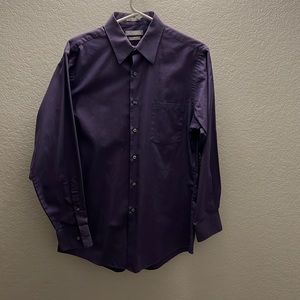 Men’s Van Heusen Dark Purple Button Down Shirt.  Size  15 1/2 32/33